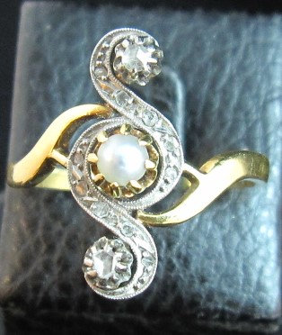 Bague ancienne en or 18ct sertie perles et diamants" taille rose"