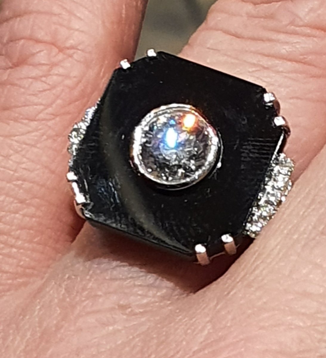 bague en or 18ct sertie d un diamant de  1,12ct et onyx noir-photo-4