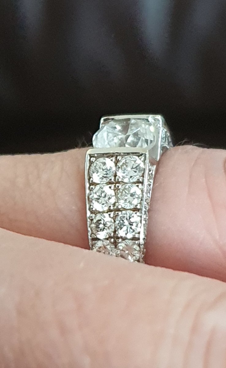 18ct Gold Ring Set With A 1ct Diamond Surrounded By A Paving Of Diamonds For 1.50ct-photo-5