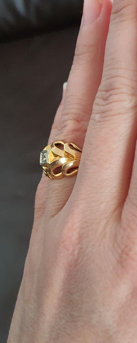 18ct Gold Ring Set With White Stone