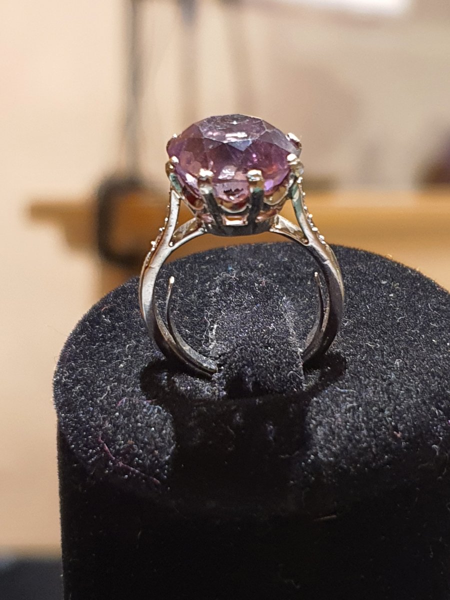 Platinum And Gold Ring Set With Amethyst And Pavé Brilliant-photo-2