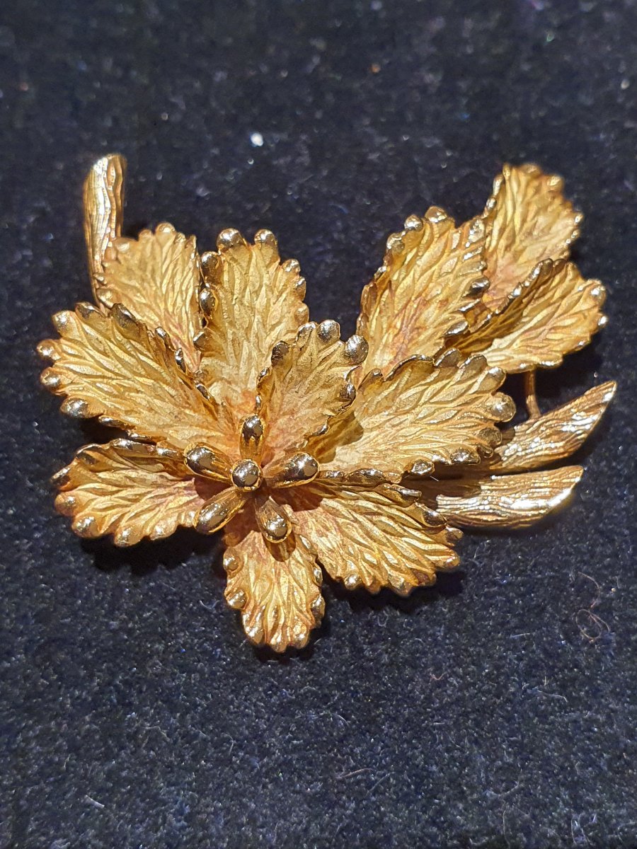 18ct Gold Brooch.