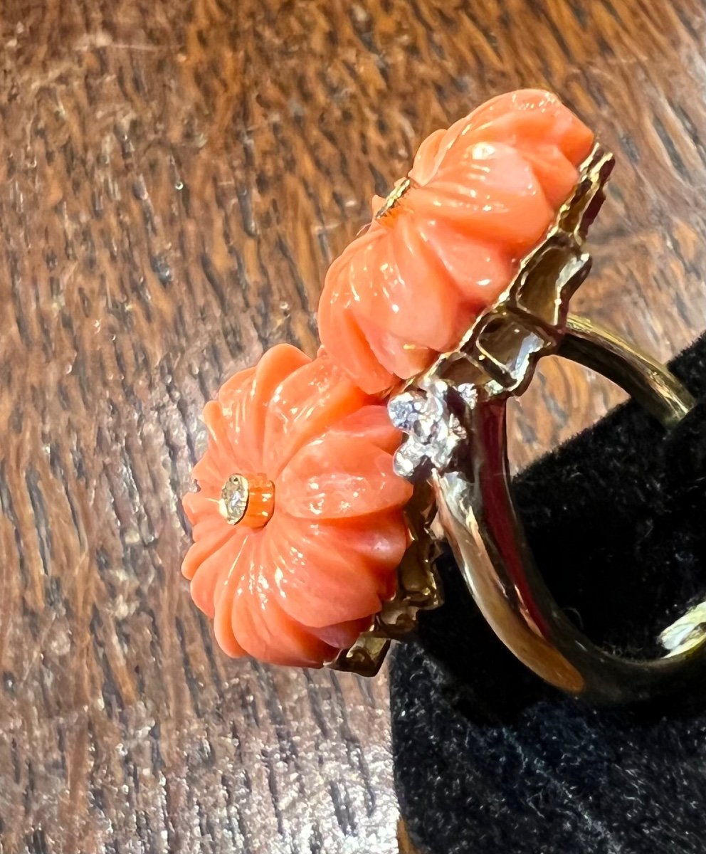 Bague Or 18ct "toi et moi" Sertie De 2 Fleurs En Corail Et Brillants -photo-3