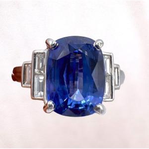 Engagement Ring In 18 Kt Gold Sapphire Of 3.46 Carat And 0.35 Carat Of Diamonds