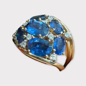 18ct Gold Ring Set With Sapphires And Diamonds