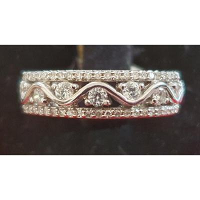 18ct White Gold Ring Set With Diamonds