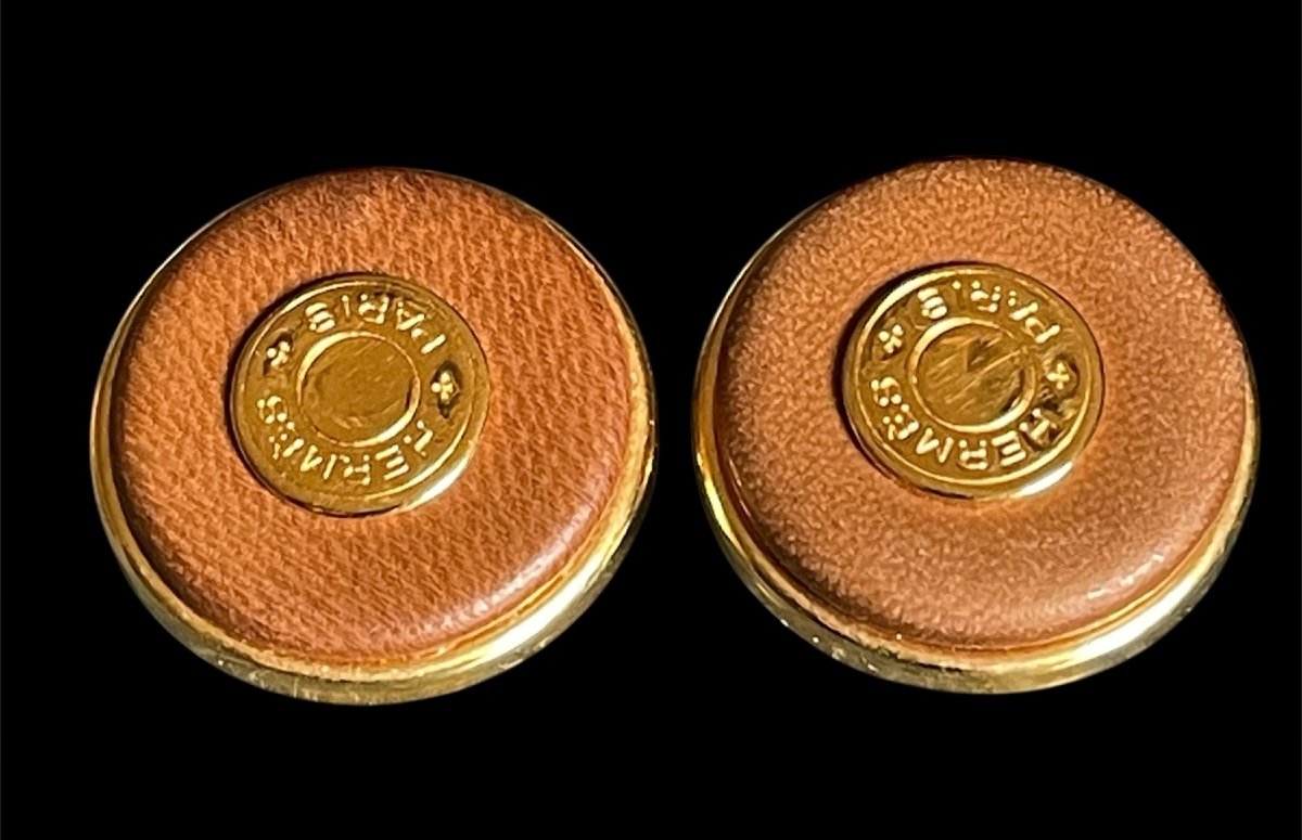 PAIRE DE BOUCLES D'OREILLES CLIPS  DE LA MAISON HERMÈS  BIJOUX  FANTAISIES  HERMÈS PARIS  -photo-8