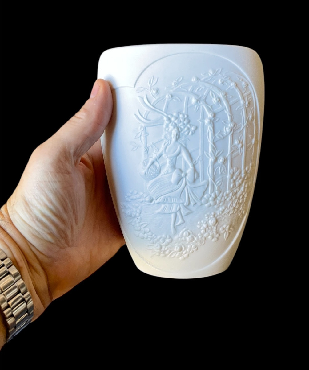 Biscuit Vase Ak Kaiser Germany By M.frey Vintage Vase 1970s White Porcelain  -photo-1