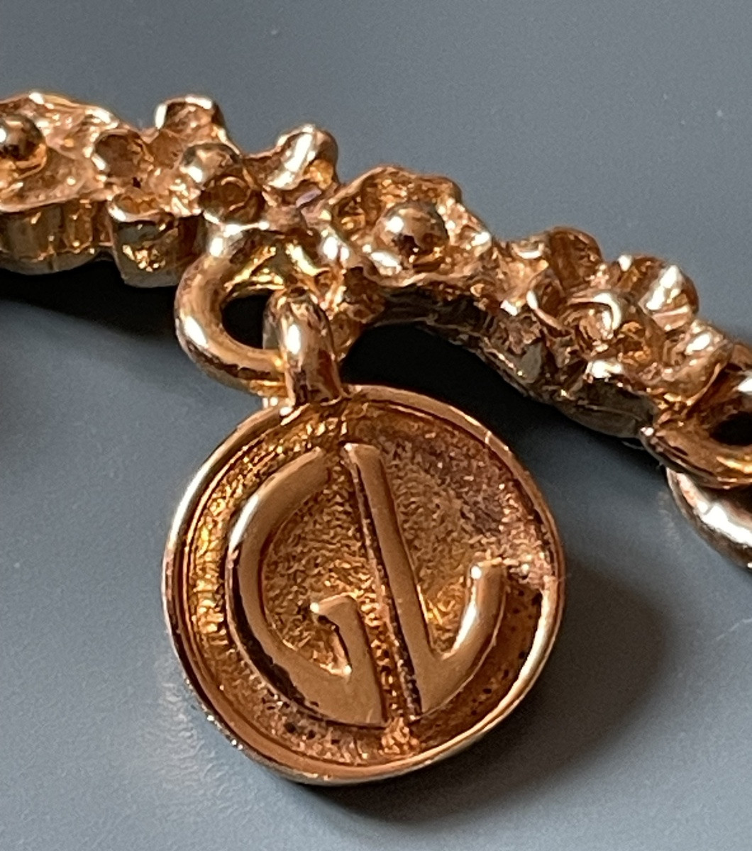 Couture Bracelet From Maison Guy Laroche In Gold Metal Gourmette With Vintage Charm-photo-2