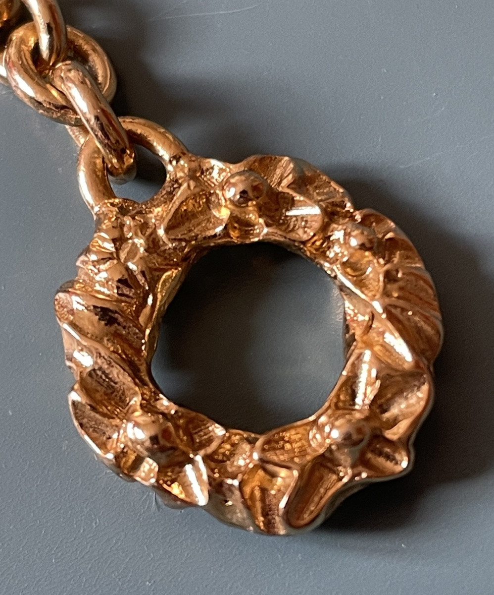 Couture Bracelet From Maison Guy Laroche In Gold Metal Gourmette With Vintage Charm-photo-6
