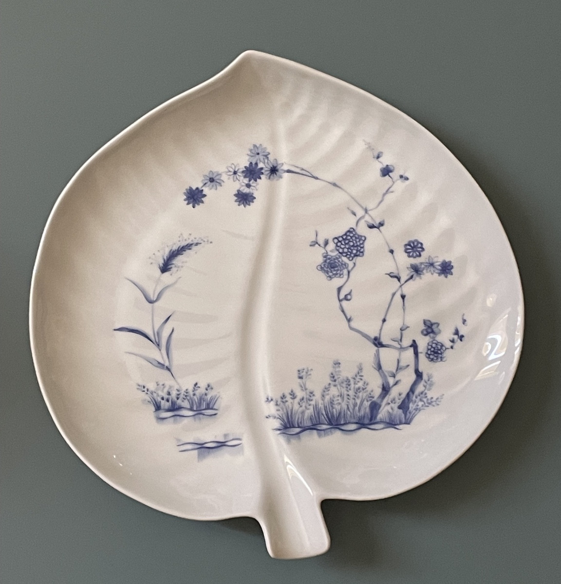 Haviland House Porcelain Tray Blue Garden Model Leaf Shape Limoges France 