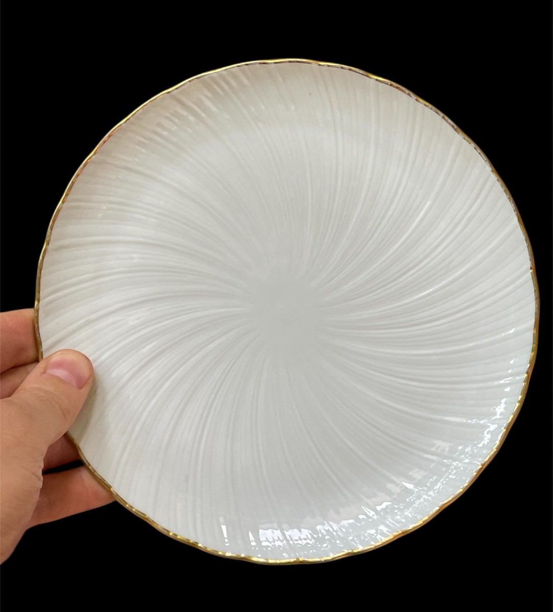 SERVICE  DE TABLE BERNARDAUD MODÈLE VERLAINE PORCELAINE  LIMOGES  LISERÉ DORÉ  MOTIF PÉTALE-photo-4