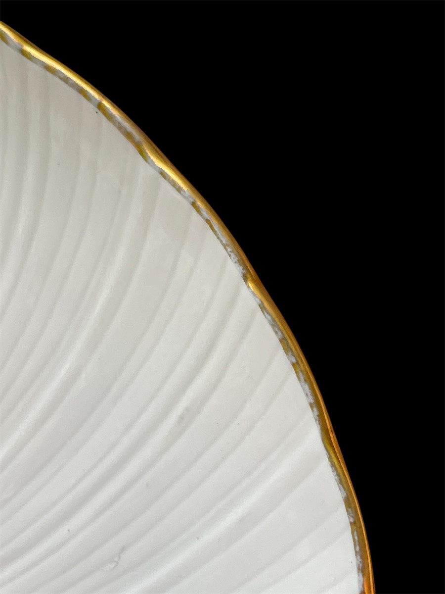 SERVICE  DE TABLE BERNARDAUD MODÈLE VERLAINE PORCELAINE  LIMOGES  LISERÉ DORÉ  MOTIF PÉTALE-photo-5
