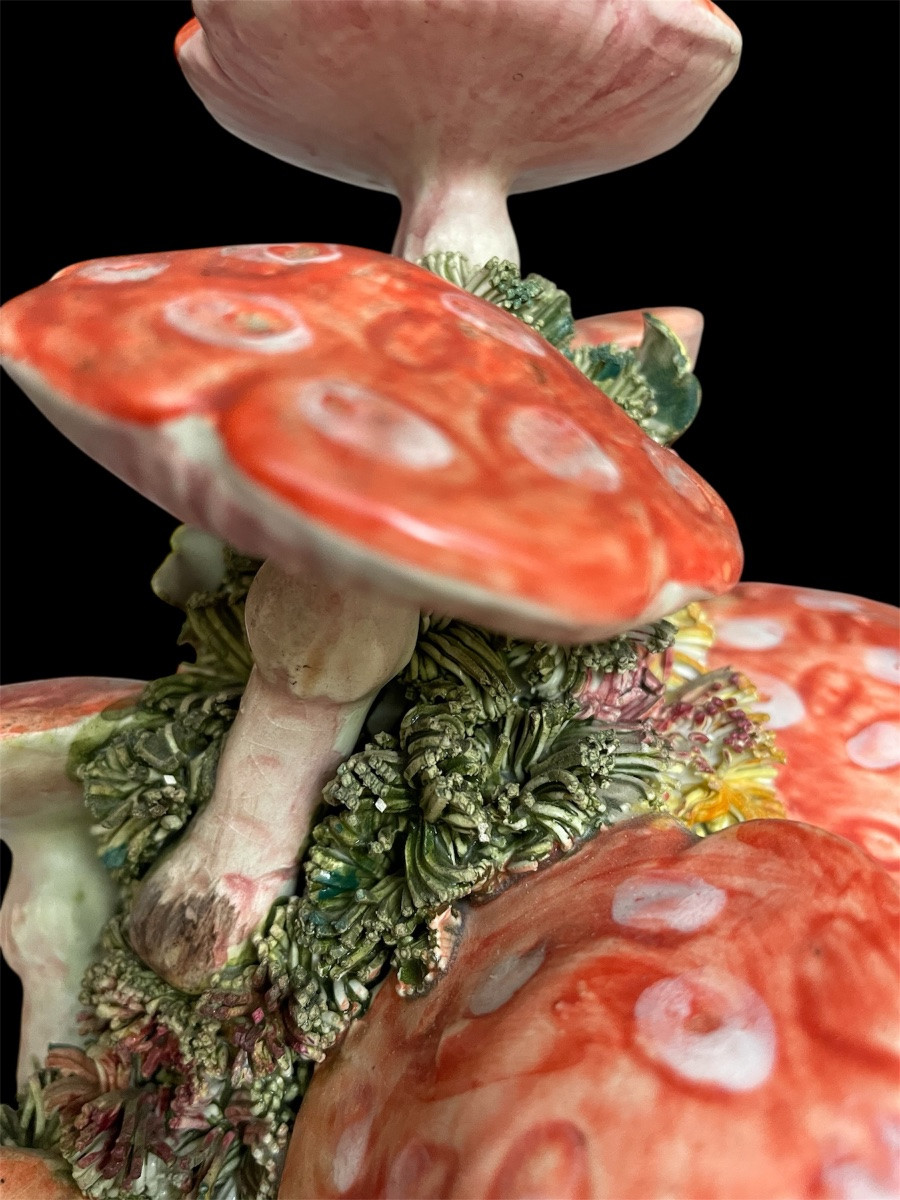 TOPIAIRE DE CHAMPIGNONS ET MOUSSE TROMPE-L'ŒIL EN PORCELAINE  TOSCANE. CÉRAMIQUE -photo-4