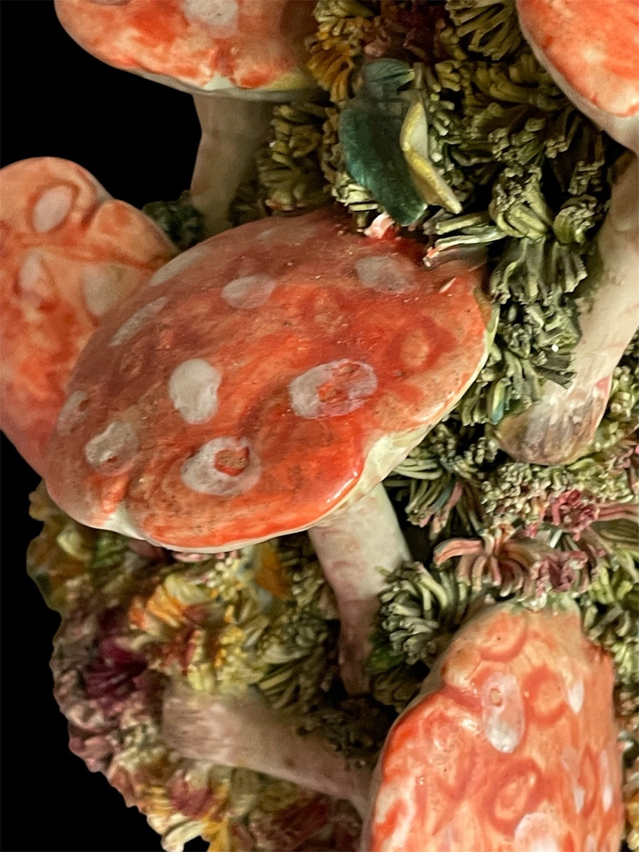 TOPIAIRE DE CHAMPIGNONS ET MOUSSE TROMPE-L'ŒIL EN PORCELAINE  TOSCANE. CÉRAMIQUE -photo-5