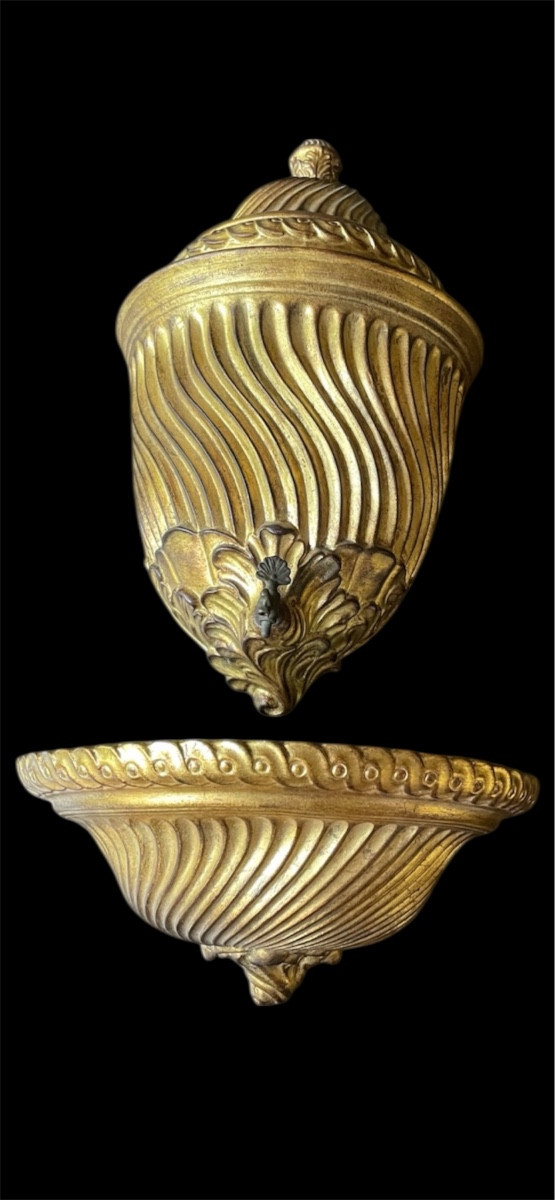 Trompe-l'œil Earthenware Wall Fountain, Gilt Wood, Italian Work, Circa 1950, Louis XVI Style