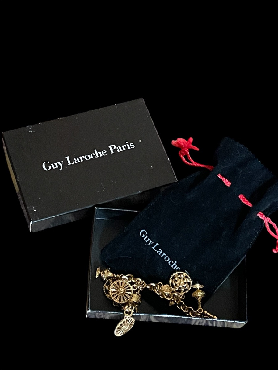 Couture Charm Bracelet From Maison Guy Laroche In Gold Metal With Forçat Links -photo-6