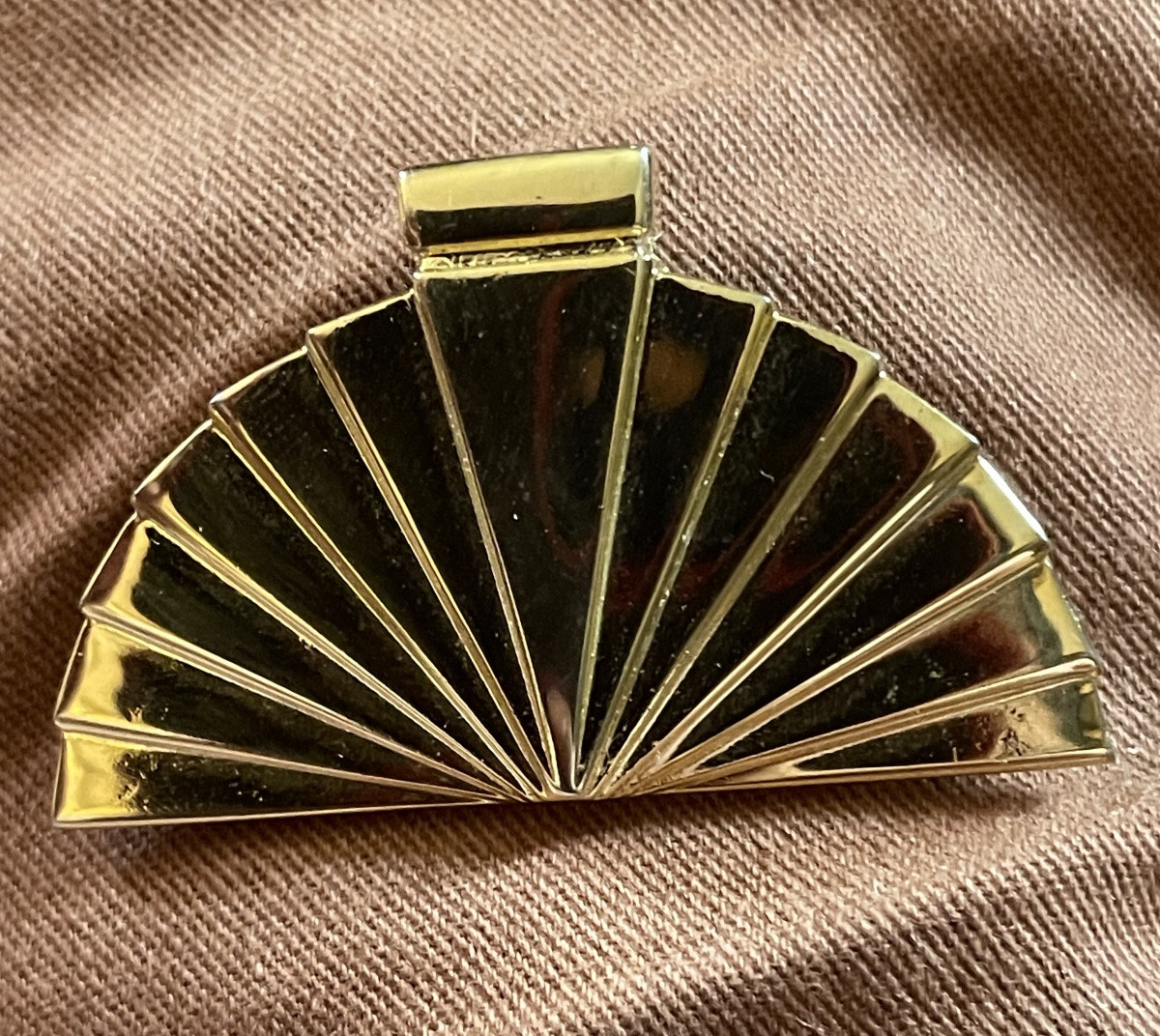 Karl Lagerfeld Designed Fan Brooch Couture Jewelry In Gold Metal 1980s-photo-2