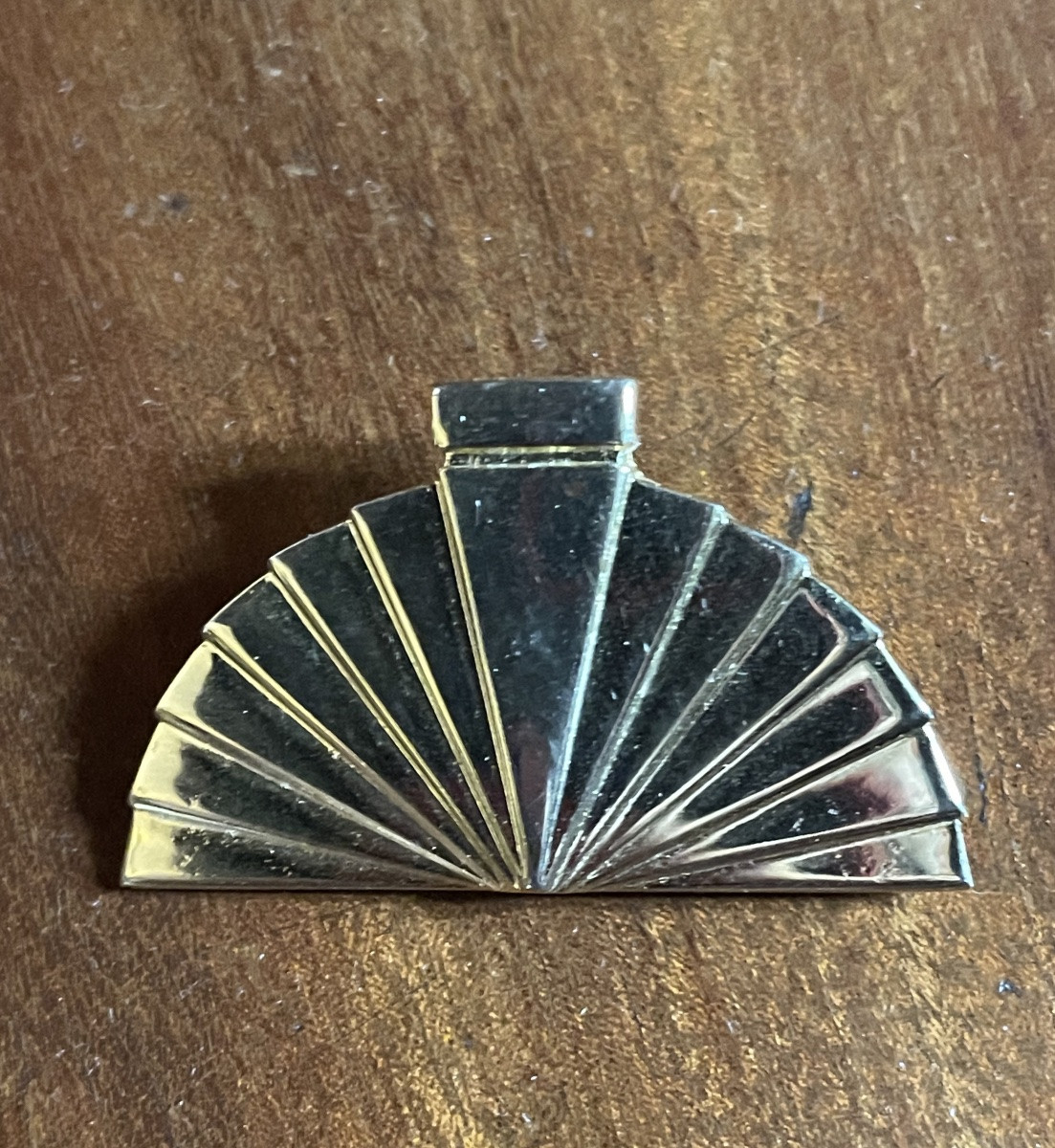 Karl Lagerfeld Designed Fan Brooch Couture Jewelry In Gold Metal 1980s-photo-2