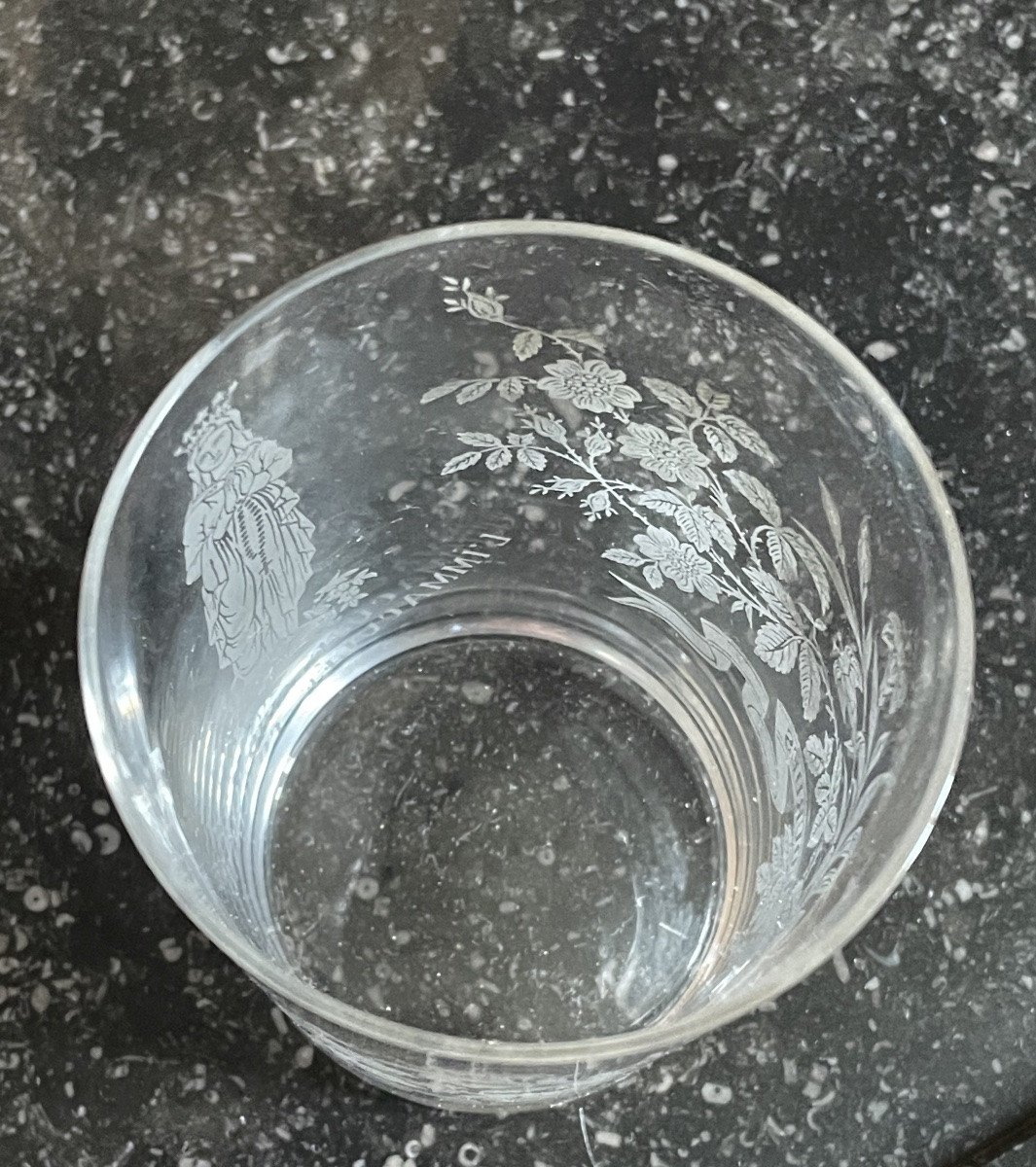VERRE  SOUVENIR  DE NOTRE-DAME DE LOURDES EN CRISTAL VERS 1930  -photo-5