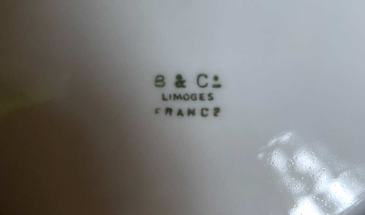 SERVICE  DE TABLE BERNARDAUD EN PORCELAINE  DE LIMOGES  67 PIÈCES -photo-1