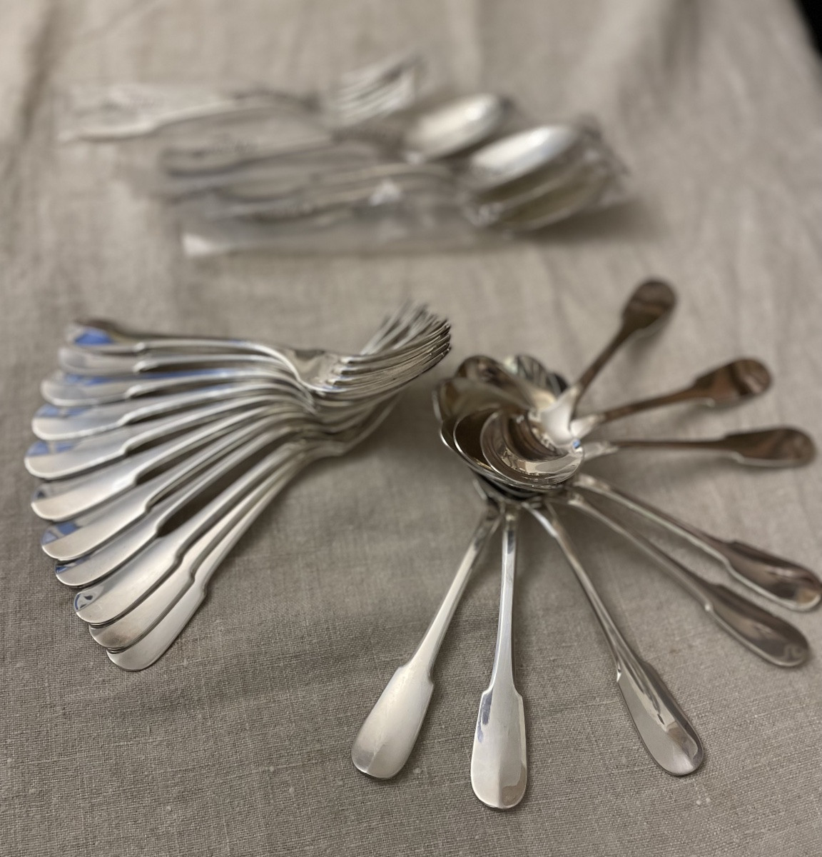 12 COUVERTS À ENTREMETS DE LA MAISON CHRISTOFLE MODÈLE CLUNY  EN MÉTAL ARGENTÉ  VIEUX PARIS -photo-3