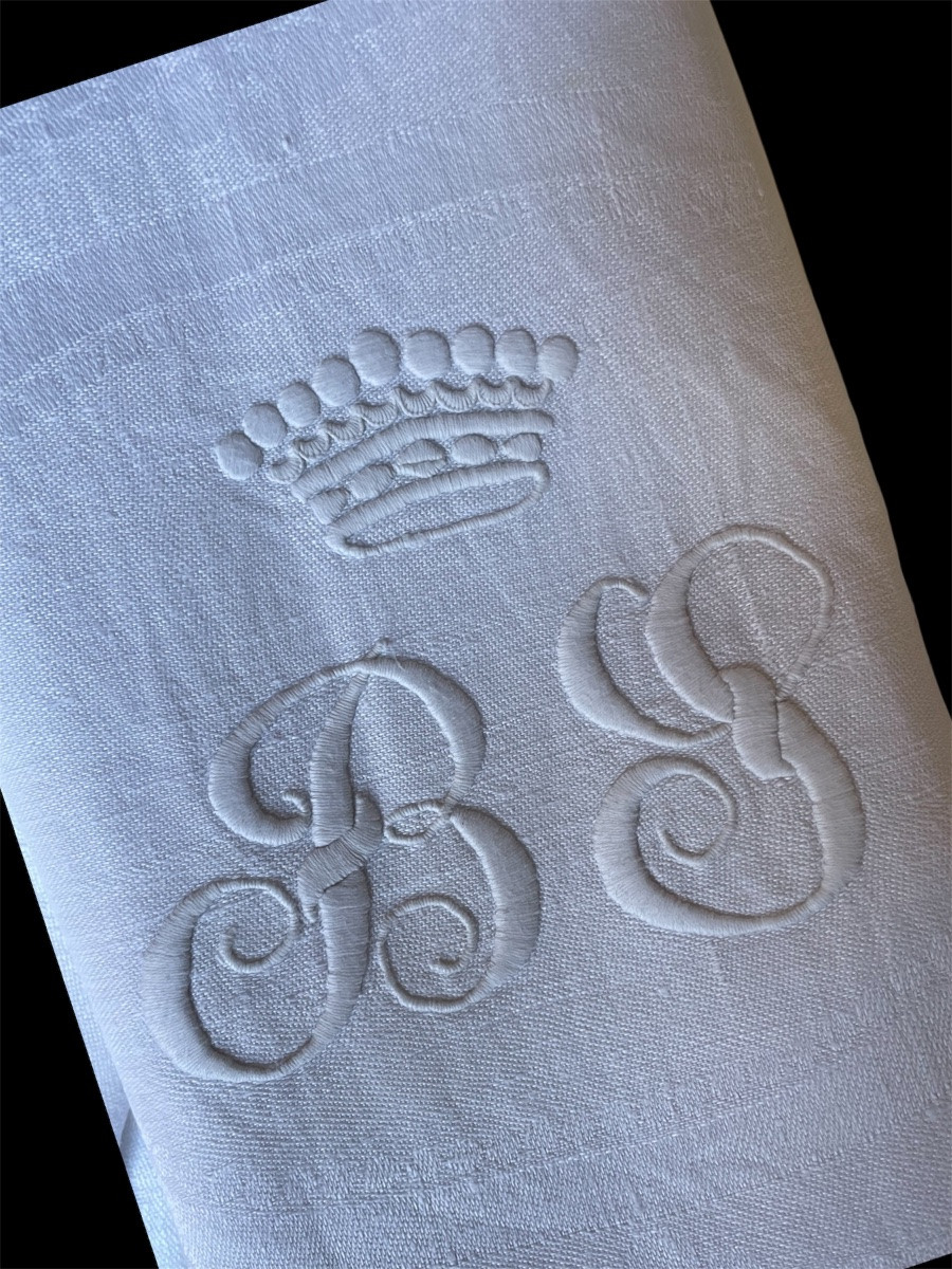 SUITE  DE 10 SERVIETTES EN DAMASSÉ DE FIL DE LIN COURONNE COMTALE SUR UN MONOGRAMME BG NOBLE-photo-2