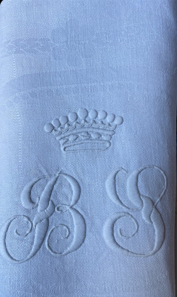 SUITE  DE 10 SERVIETTES EN DAMASSÉ DE FIL DE LIN COURONNE COMTALE SUR UN MONOGRAMME BG NOBLE-photo-4