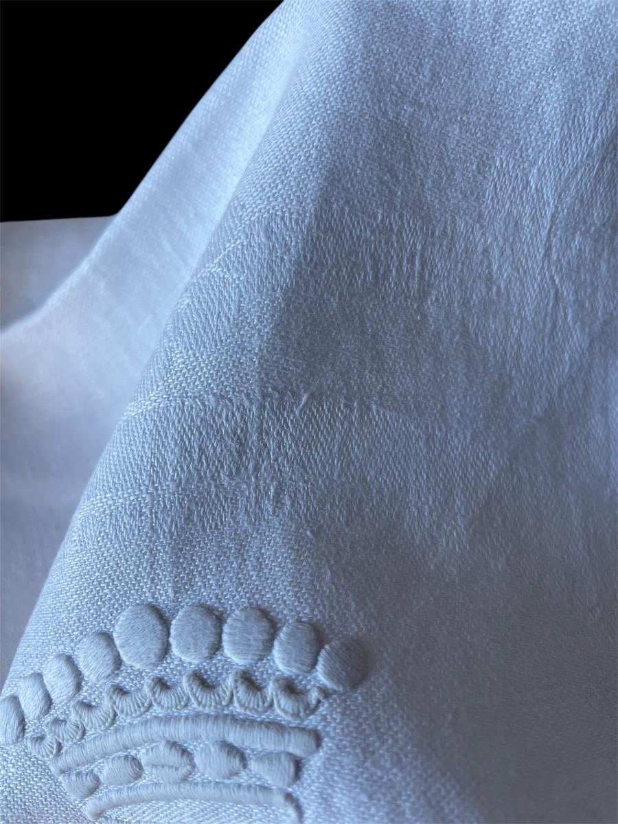 SUITE  DE 10 SERVIETTES EN DAMASSÉ DE FIL DE LIN COURONNE COMTALE SUR UN MONOGRAMME BG NOBLE-photo-1