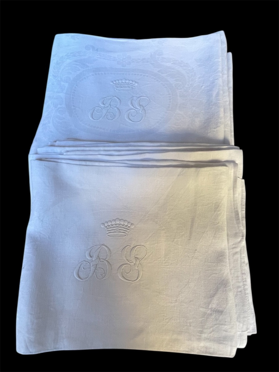 SUITE  DE 10 SERVIETTES EN DAMASSÉ DE FIL DE LIN COURONNE COMTALE SUR UN MONOGRAMME BG NOBLE-photo-3