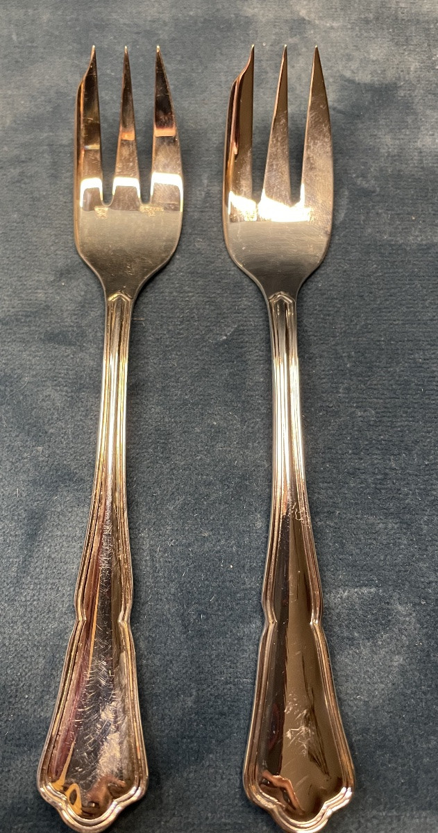 12 FOURCHETTES À GÂTEAU DE LA MAISON ERCUIS MODÈLE CONTOURS VICTORIA  EN MÉTAL ARGENTÉ-photo-3