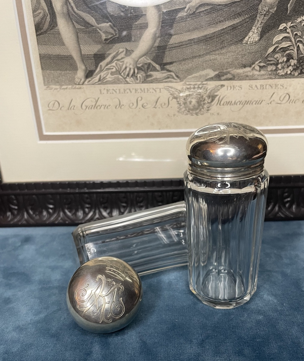 English Solid Silver And Crystal Toilet Bottles With Noble Crown And Coat Of Arms.-photo-2