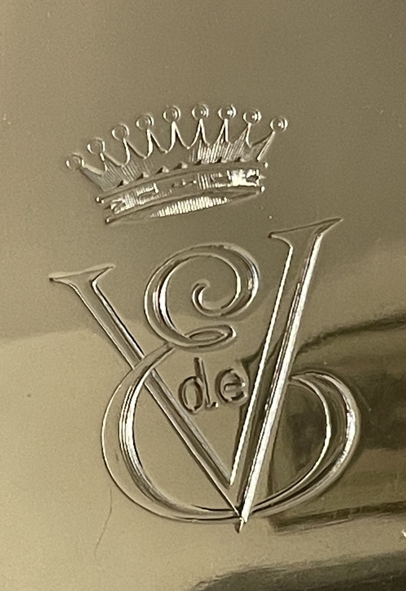 PLATEAU EN MÉTAL ARGENTÉ COURONNE COMTALE  NOBLESSE COMTE NOBLE ARMOIRIES ARGENTERIE -photo-7