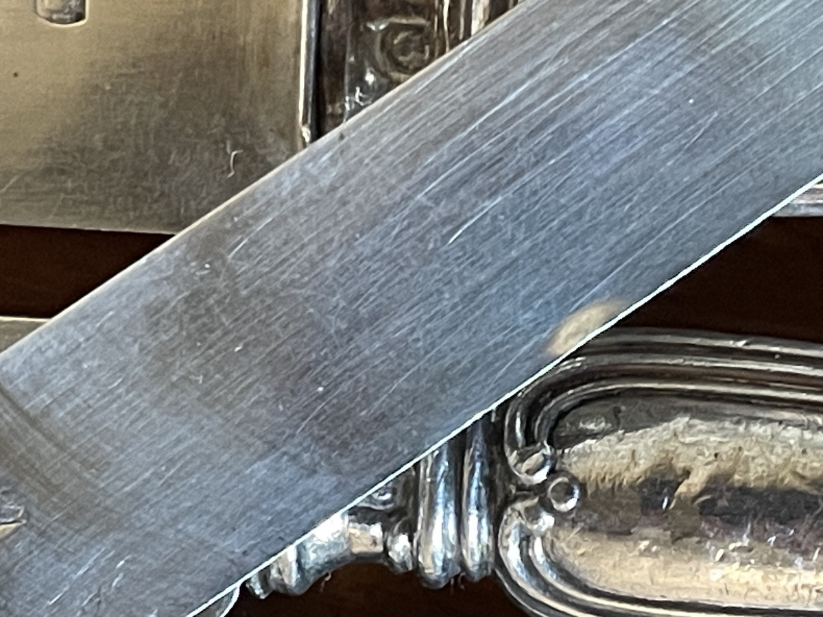 SÉRIE DE 6 COUTEAUX À FRUITS OU ENTREMETS ARGENT MASSIF  POINÇON MINERVE STYLE LOUIS XVI  -photo-3