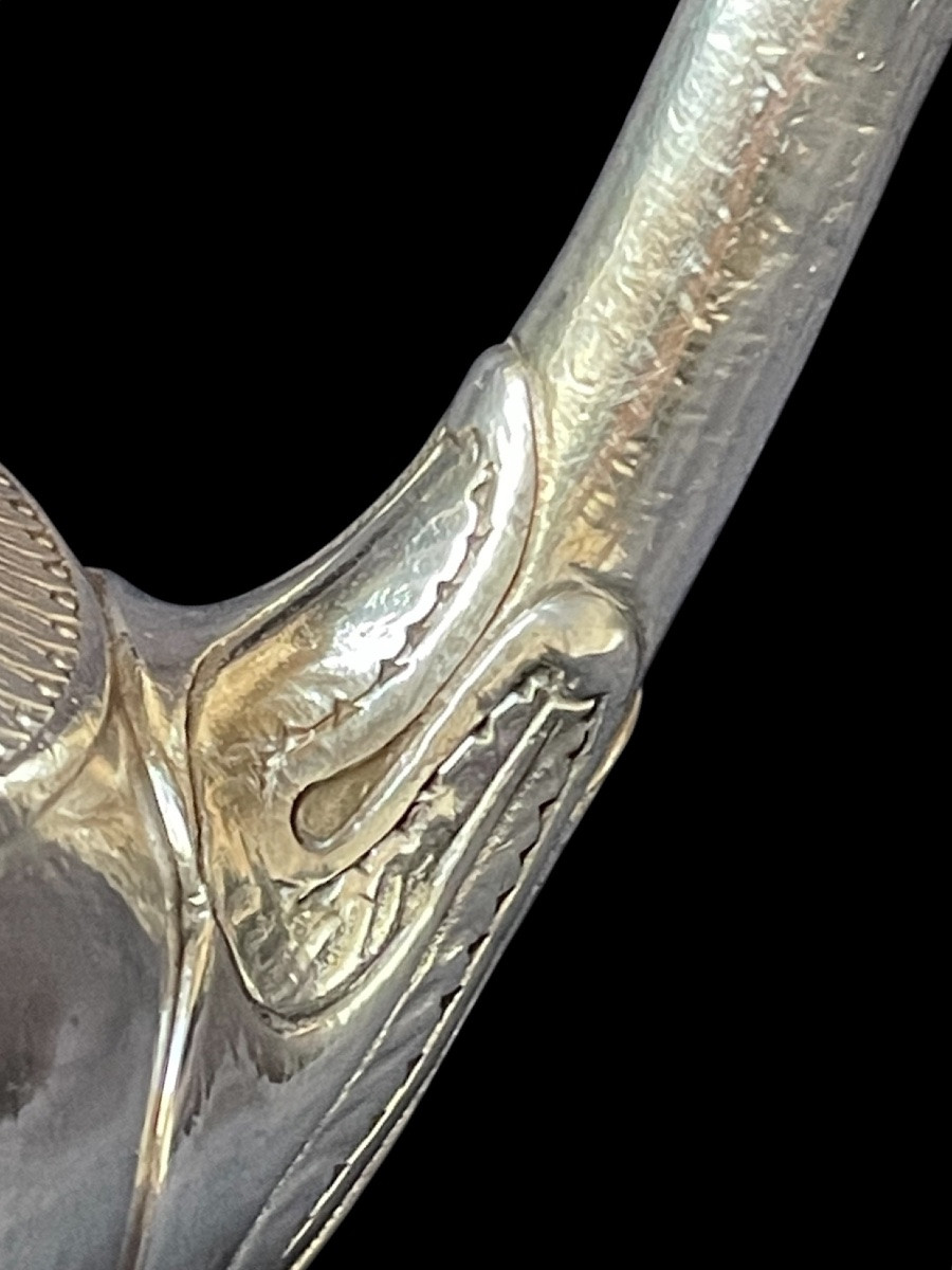 THÉIÈRE EN MÉTAL  ARGENTÉ DE L'ORFÈVRE CAYLAR & BAYARD GRAVÉE D'UNE COURONNE IMPÉRIALE  NOBLE -photo-4