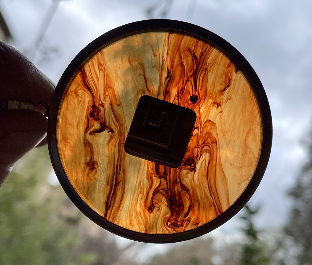 COLLIER DE LA MAISON GUY LAROCHE EN MÉTAL DORÉ ET RÉSINE AMBRÉE  BIJOUX COUTURE PARIS -photo-6