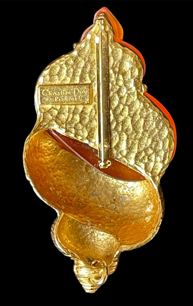 BROCHE DE LA MAISON CHRISTIAN DIOR PARFUMS BIJOU COUTURE  PAR ROBERT GOSSENS ANNÉES 90-photo-1
