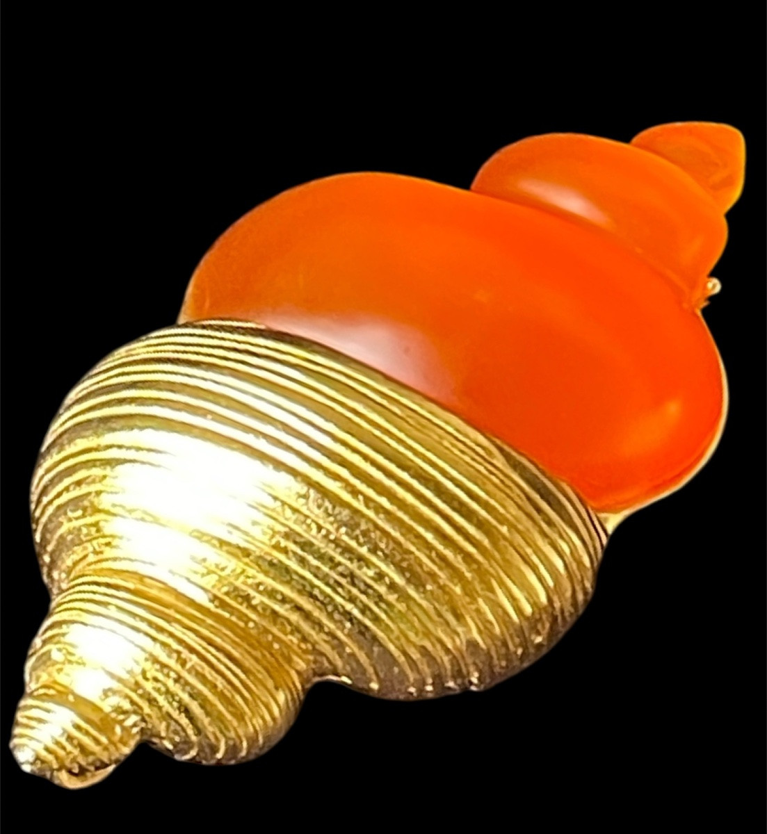 BROCHE DE LA MAISON CHRISTIAN DIOR PARFUMS BIJOU COUTURE  PAR ROBERT GOSSENS ANNÉES 90-photo-2