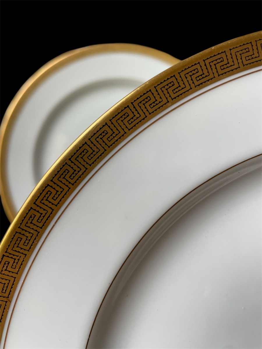 Limoges Porcelain Dinner Service By Maison Vignaud, With A Gilded Greek Geometric Frieze-photo-3