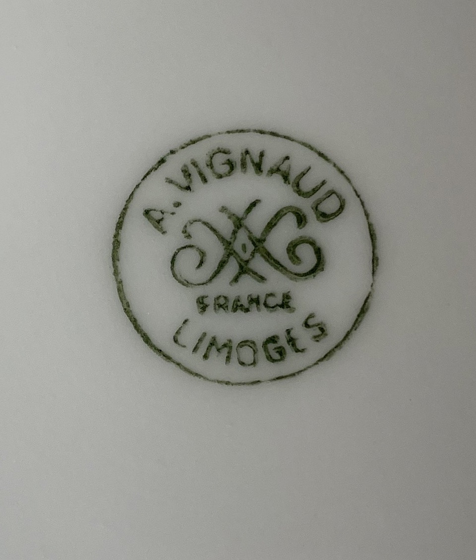 Limoges Porcelain Dinner Service By Maison Vignaud, With A Gilded Greek Geometric Frieze-photo-8