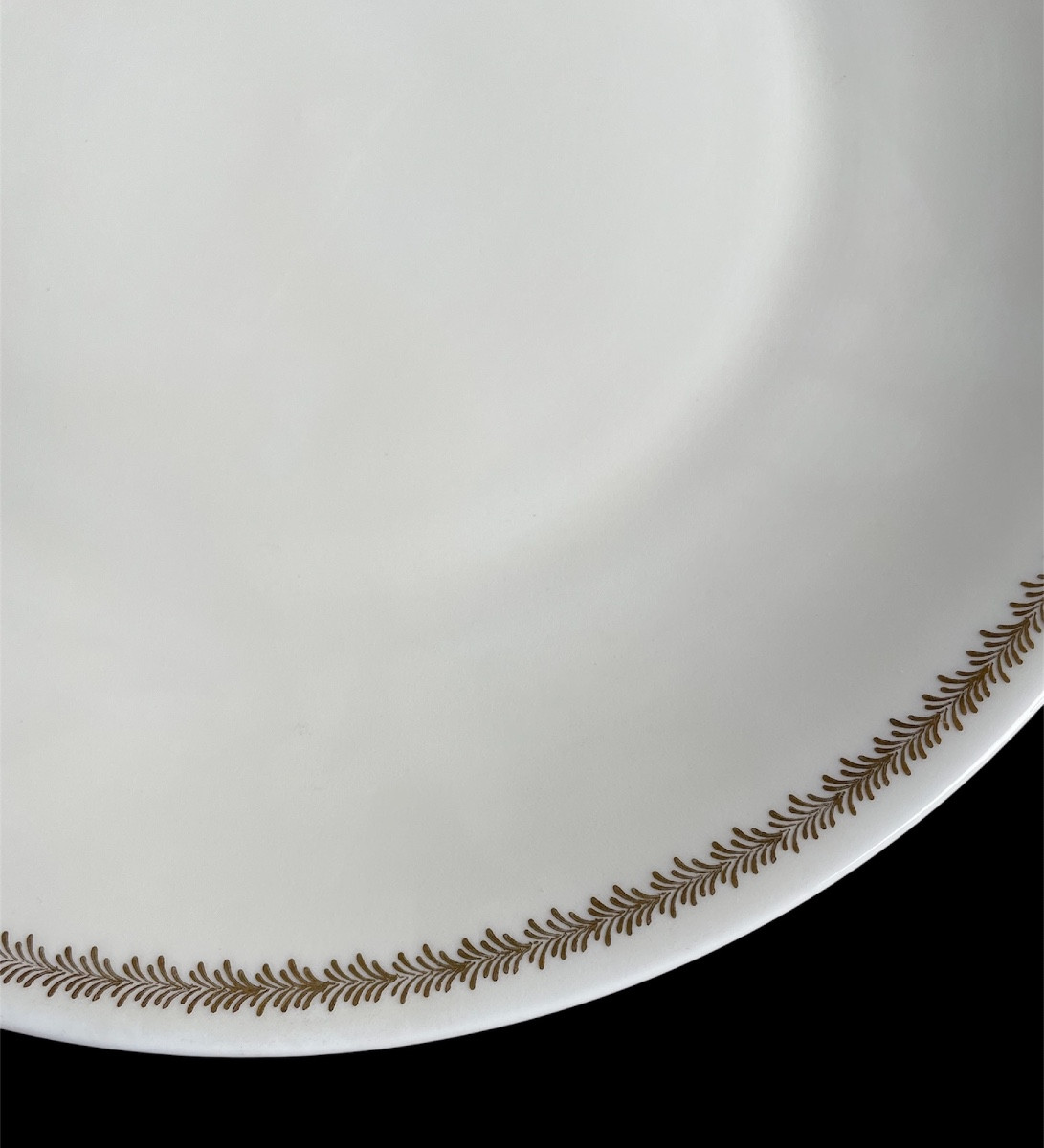 Raynaud Tableware Set In Limoges Porcelain With Gold Rim-photo-3