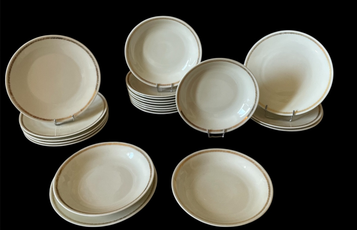 Raynaud Tableware Set In Limoges Porcelain With Gold Rim-photo-4