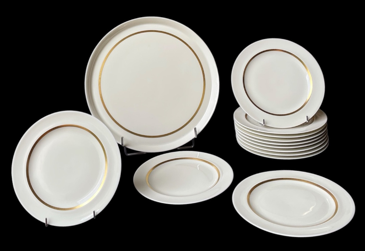SERVICE À DESSERT EN PORCELAINE DE LIMOGES DE LA MAISON A.VIGNAUD BORDURE DORÉE LIMOGES FRANCE