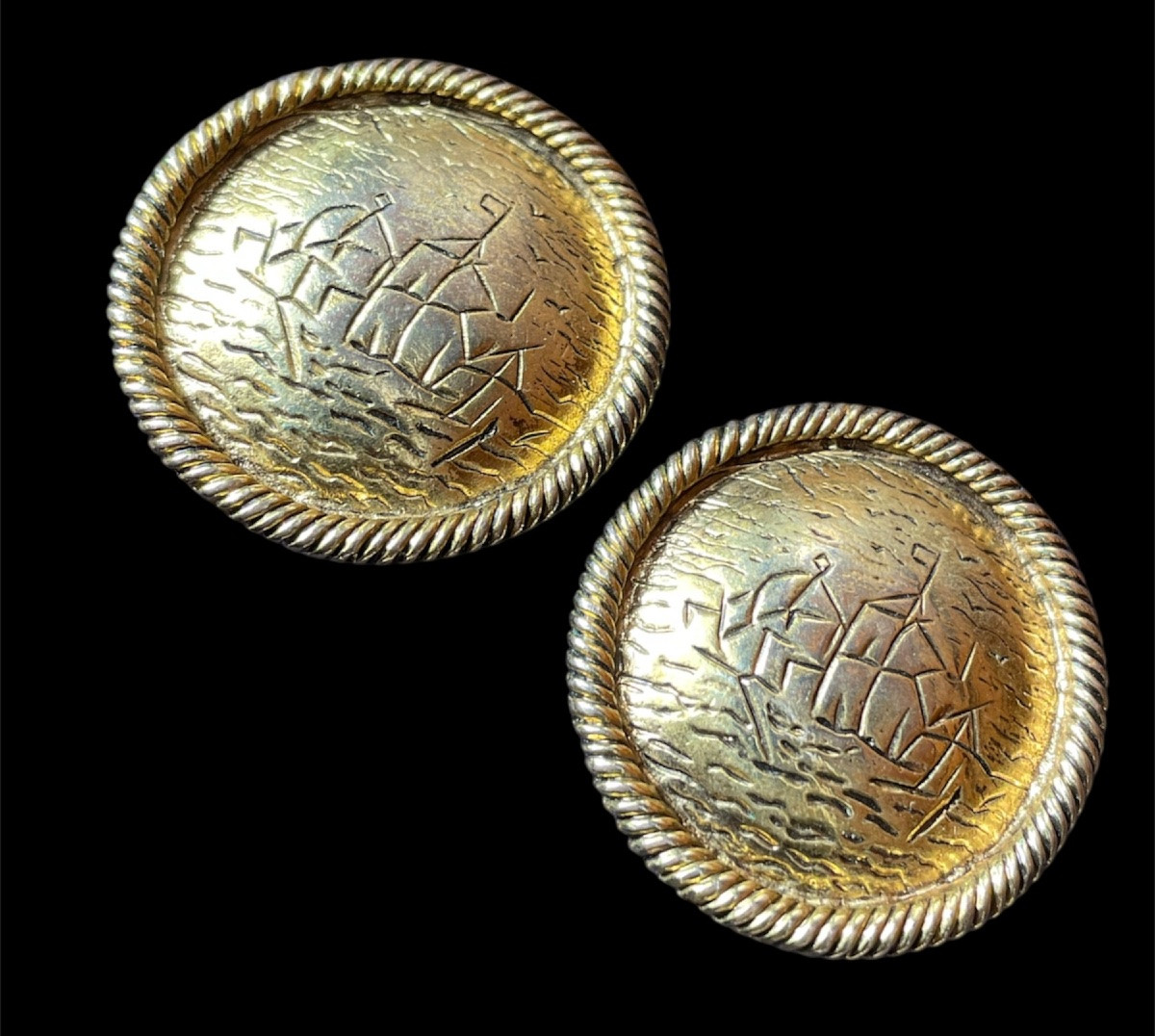 BOUCLES D'OREILLES  CLIPS DE LA MAISON TED LAPIDUS EN MÉTAL DORÉ  VINTAGE BIJOUX COUTURE  -photo-7