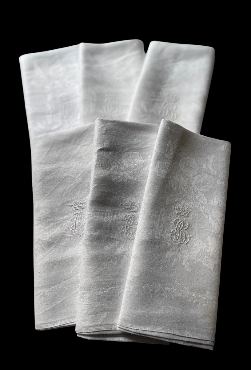 Set Of 6 Linen Damask Napkins With Marquis Crown On An Rc Noble Monogram-photo-4