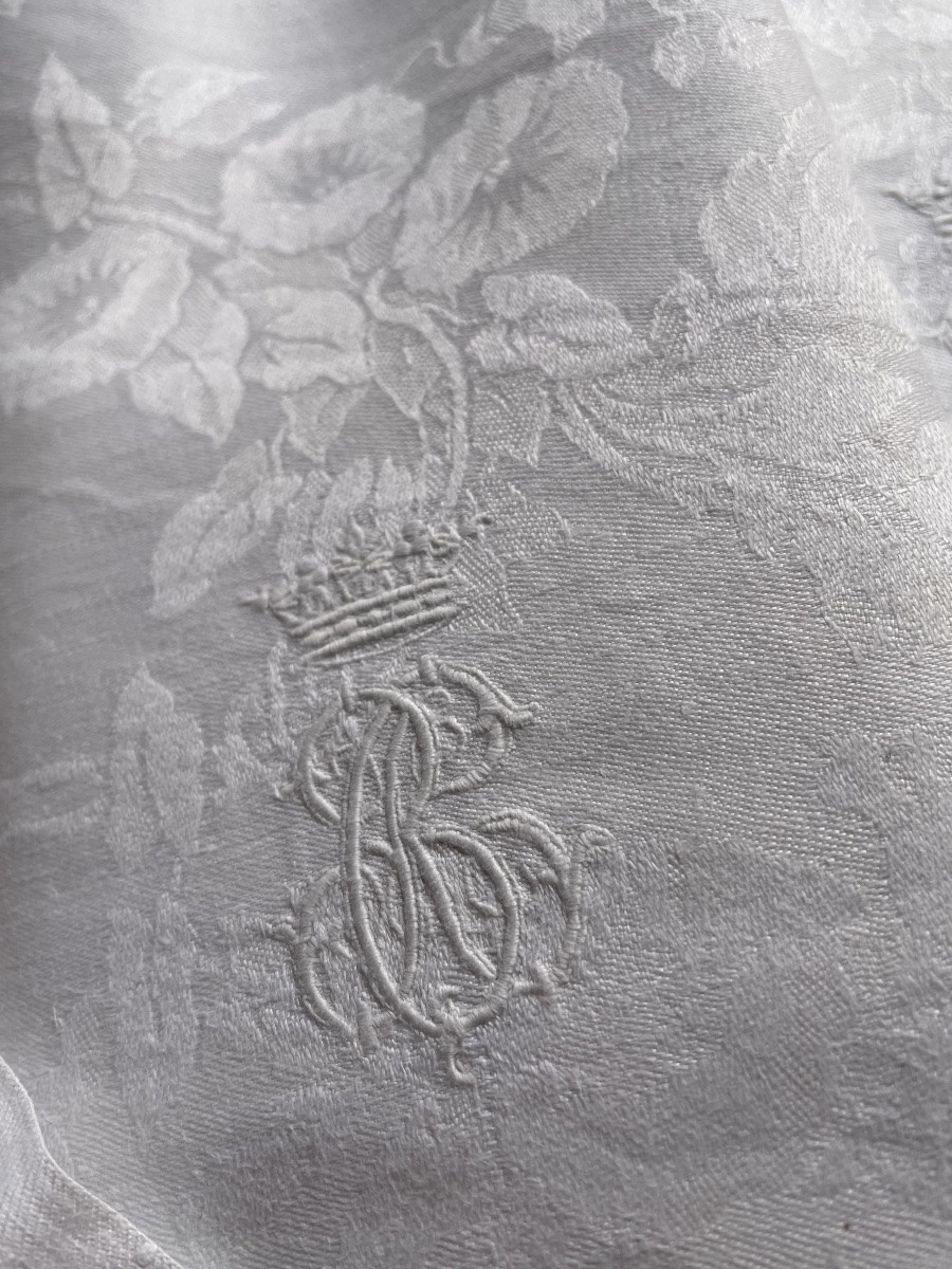 Set Of 6 Linen Damask Napkins With Marquis Crown On An Rc Noble Monogram-photo-7