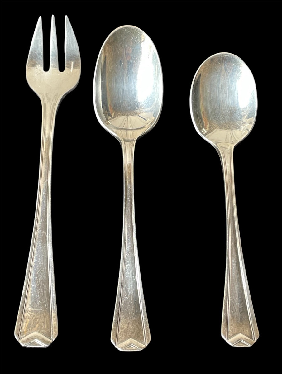 MÉNAGÈRE DE LA MAISON CHRISTOFLE  144 PIÈCES  MODÈLE CHEVRON PAR LUC LANEL  EN MÉTAL ARGENTÉ  -photo-5