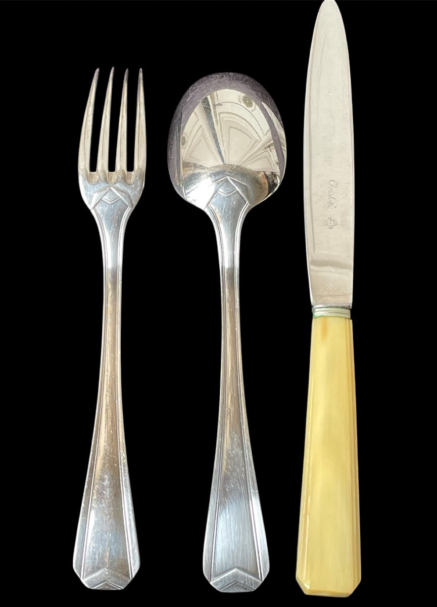 MÉNAGÈRE DE LA MAISON CHRISTOFLE  144 PIÈCES  MODÈLE CHEVRON PAR LUC LANEL  EN MÉTAL ARGENTÉ  -photo-6