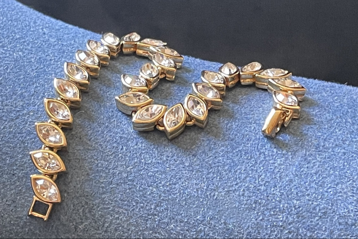 Nina Ricci Couture Bracelet In Gold-plated Metal And Rhinestones - Vintage Style Jewelry-photo-3