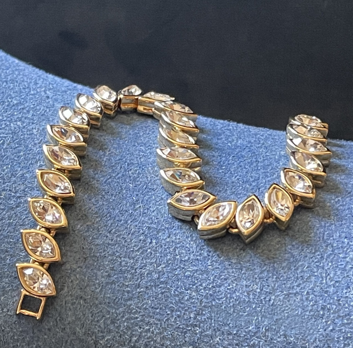 Nina Ricci Couture Bracelet In Gold-plated Metal And Rhinestones - Vintage Style Jewelry-photo-6